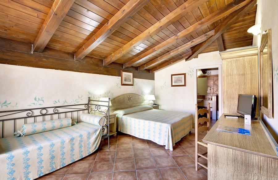 Colonna Beach Hotel&Residence